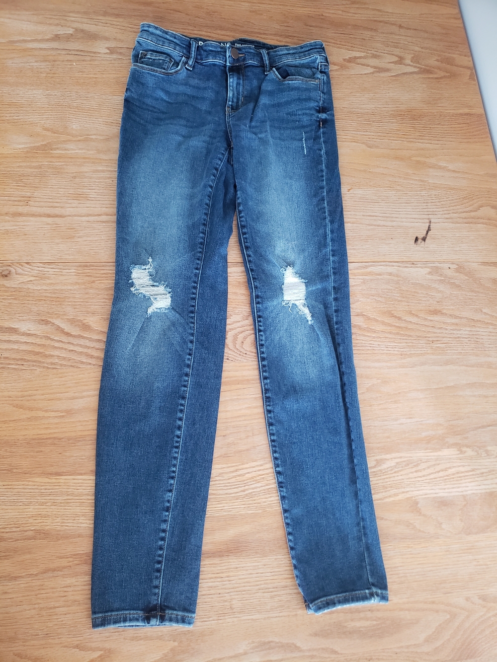 Mid-Wash Distressed Skinny Jeans for Women